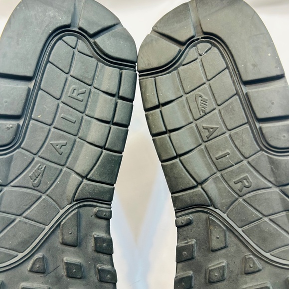 Nike Air Max 1SE Running Trainers    Like New Condition - Picture 5 of 10